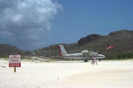 AirStMaarten Customers Fly Winair